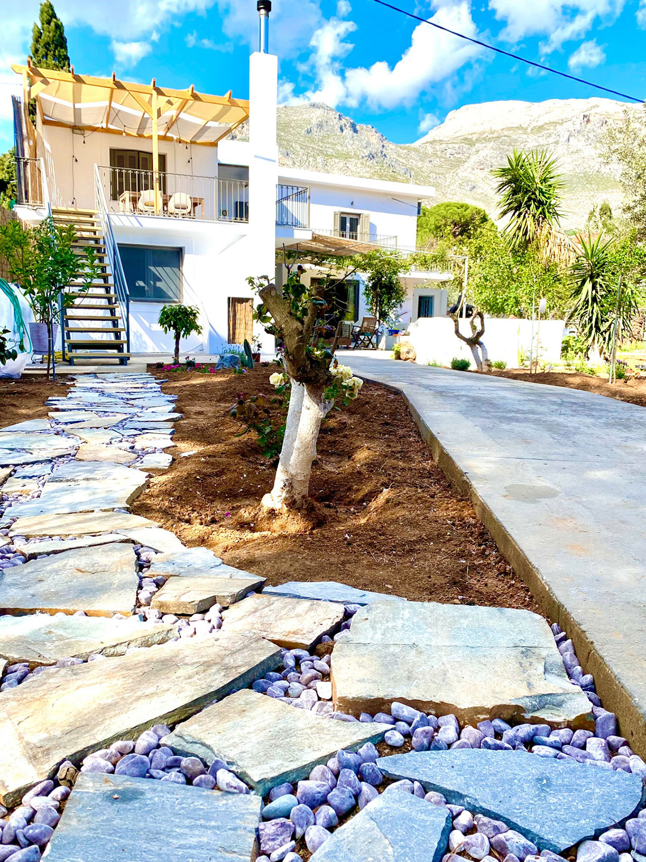 marias-cottage-exterior